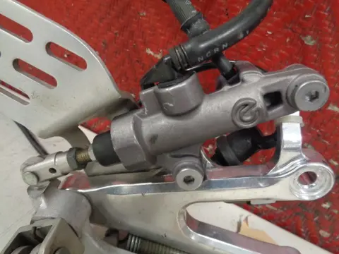 REMPOMP ACHTER Yamaha YZF R6 2003 - 2005