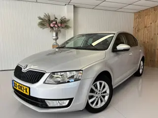 Skoda Octavia 1.0 TSI, BUSINESS, AUTOMAAT, TREKHAAK, NAVI, CRUISE, PDC, ETC.