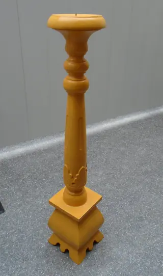 HOUTEN HANDGEMAAKTE KANDELAAR HONING GEEL 60 CM NIEUW