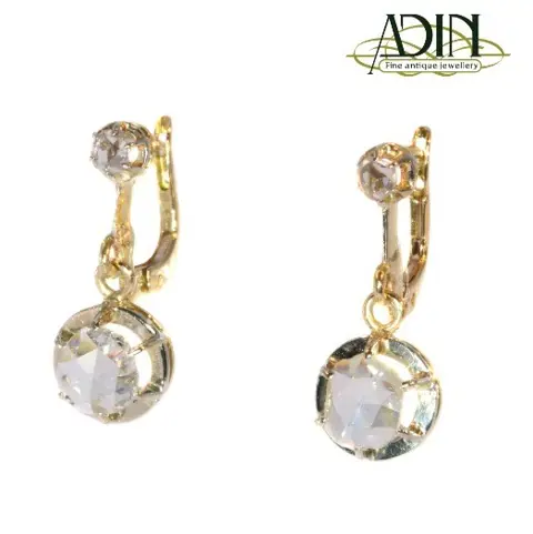 Grote collectie oorbellen