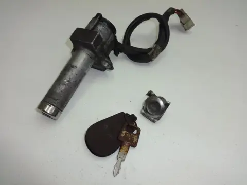 CONTACTSLOT Honda PC 800 1989 - 1990
