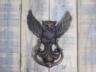 Uil , Deurklopper Uil