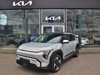 Kia EV3 Plus Advanced 81.4 kWh Navi+BT+Cam Stoel+Stuurverw. Leder LED 19''LMV tot 10 jr. Garantie
