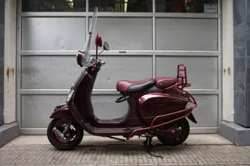 Vespa LXV Snor 4T Bordeaux Rood F-774-DG