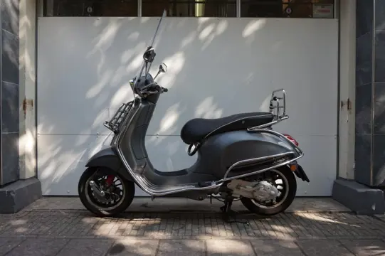 Vespa Sprint Snor 4T Mat Grijs DFG-26-N