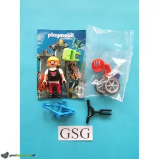 Meisje met fiets nr. 4007-01