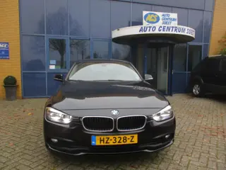 BMW 3-serie 318i  Navi/PDC/ LM