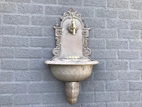 Muurfontein , tuin wandfontein,gietijzer