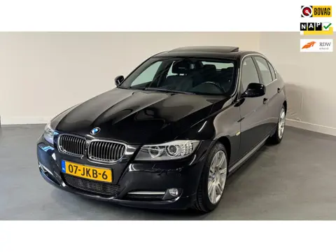 BMW 3-serie 335i Business Line | DAKRAAM | PARKEERSENS. | INKLAPB. TREKHAAK | BLUETOOTH | NAVI |