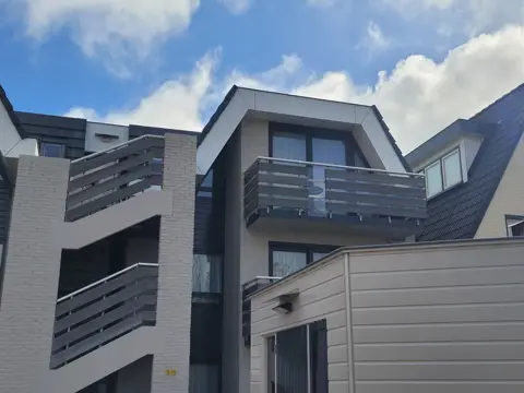 Comfortabel modern rustig gelegen appartement met balkon