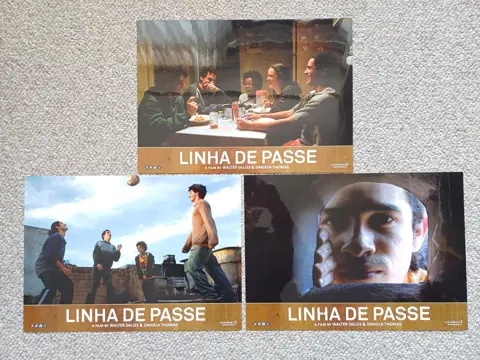 LINHA DE PASSE lobbycard set.