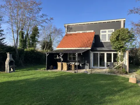 Sfeervol huis met omheinde tuin en veel privacy aan rand van het bos