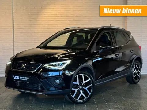 SEAT ARONA 1.0 TSI FR Business Intense 110pk Camera Trekhaak Alcantara 18''