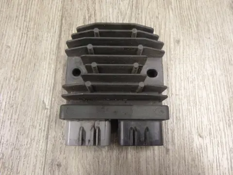 SPANNINGSREGELAAR Triumph Street Triple 675 2013 - 2013