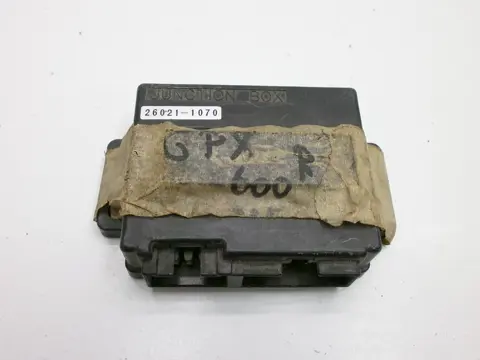 ZEKERINGKAST Kawasaki GPX 600 1988 - 1994