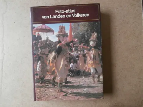 Foto-atlas landeren en volkeren adv6860 p