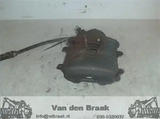 Volkwagen Golf 1.4 16V 2003-2008 Remklauw rechts voor