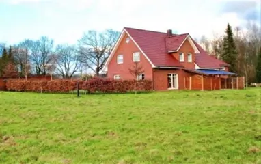 Landelijk gelegen woonhuis, evt. 1 ha extra bijkopen