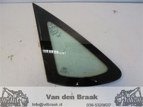 Ford Focus 5 deurs  hb 2004-2011 Driehoekraam links achter