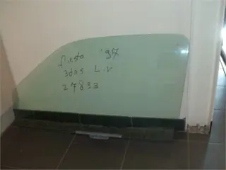 Ford Fiesta 3 deurs 1995-2002 Portierruit links