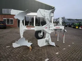 Kramer ERMO Diepploeg kramer ermo 1 schaar of meer demo beschikbaar diepploeg onland en in de veur