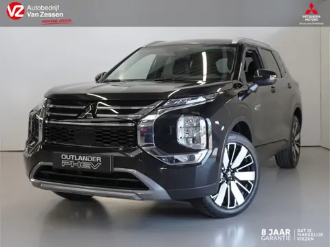 Mitsubishi Outlander 2.4 PHEV First Edition | Head up | 20 inch | Direct leverbaar | 8 jaar garantie