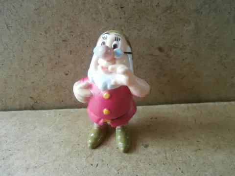 Sneeuwwitje 7 dwergen poppetje 4 adv7718