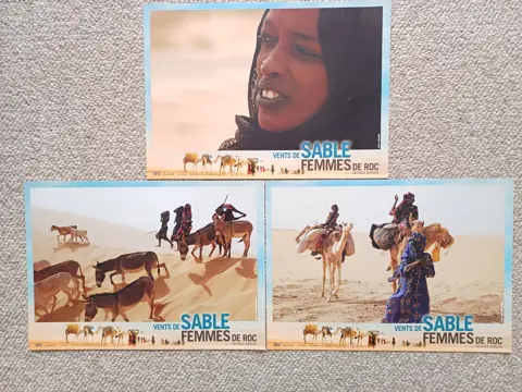 VENTS DE SABLE FEMMES DE ROC lobbycard set.