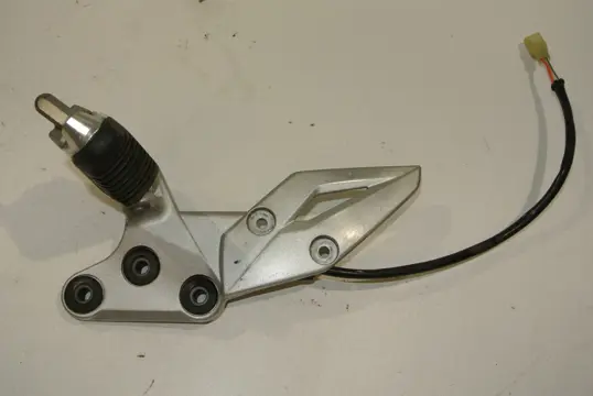 RECHTER SCHETSPLAAT Suzuki GSR 750 2011 - 2016 / 2011 - 2016