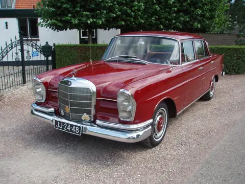 Mercedes-Benz 200-serie 220 B "Heckflosse" **ORIGINEEL HOLLANDSE AUTO**TOPSTAAT**