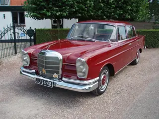 Mercedes-Benz 200-serie 220 B "Heckflosse" **ORIGINEEL HOLLANDSE AUTO**TOPSTAAT**