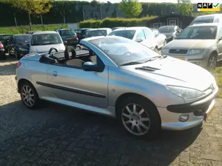 Peugeot 206 CC 2.0-16V Een NL auto en 153000 nap km Airco zeer lux,s.