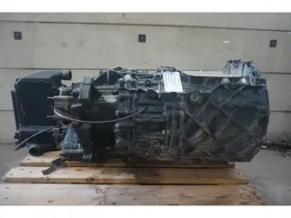 ZF 12AS2131DD+INT 81.32003-6883 (bj 2005)