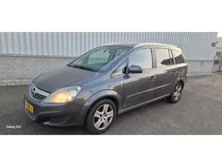 Opel Zafira 1.8 Cosmo LEES TEKST AUB !!!!!