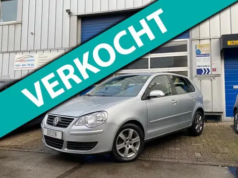 Volkswagen Polo 1.4 16V Comfortline / Garantie / Airco / Bluetooth / Cruise /