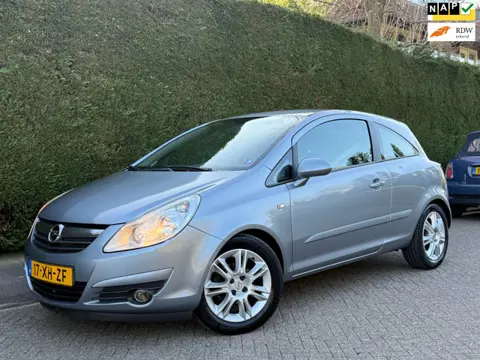 Opel Corsa 1.2-16V Cosmo /AUTOMAAT/CRUISE/PDC/LAGEKM/