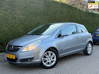 Opel Corsa 1.2-16V Cosmo /AUTOMAAT/CRUISE/PDC/LAGEKM/