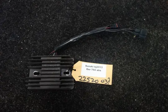 SPANNINGSREGELAAR Suzuki GSR 750 2011 - 2016 / 2011 - 2016