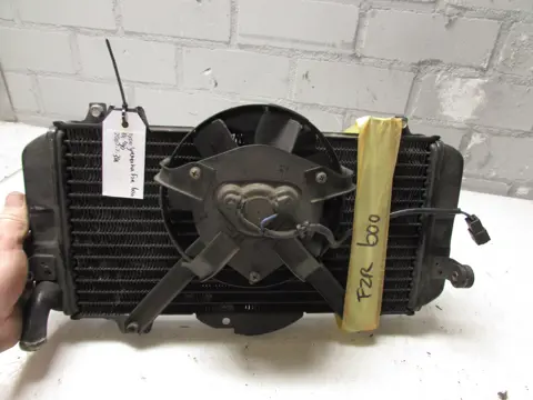 RADIATEUR Yamaha FZR 600 1989 - 1993
