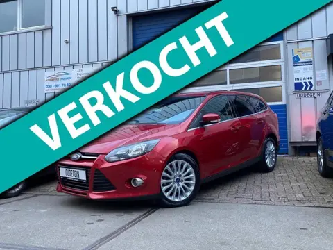 Ford Focus Wagon 1.6 EcoBoost Titanium / Candy Rood / Lane Assist / Keyless Entry /