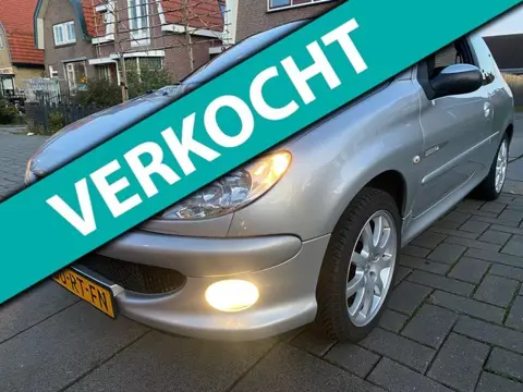 Peugeot 206 1.6-16V Quiksilver,AIRCO,LAGE KM.STAND,APK 10-2022,LM,SPORT-LINE.