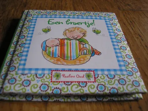 Pauline oud - een zusje! / Een broertje - boek