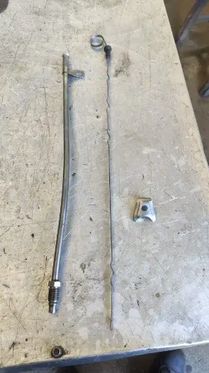 Oil dispstick and housing for Citroen SM