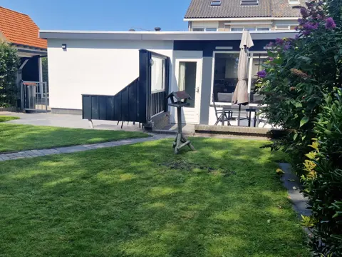 In de dorpskern van De Koog vakantie vieren met alles op loopafstand