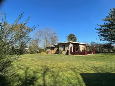 Vrijstaande bungalow met grote beschutte tuin op het zuiden