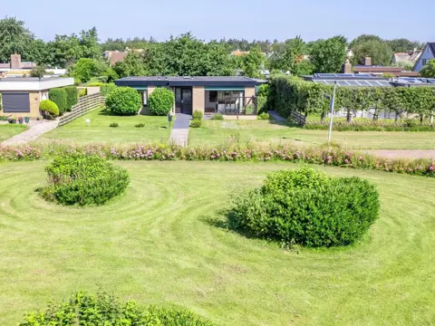 Comfortabel huis in rustige woonwijk dichtbij strand en duinen