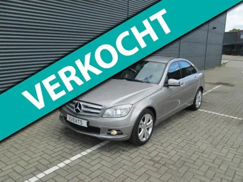 Mercedes-Benz C-klasse 180 K Avantgarde 124864 km dealeronderhouden in nieuwstaat zowel van binnen a