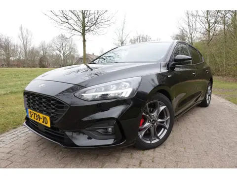 Ford Focus 1.0 EcoBoost Titanium X Business ST Line | Winterpakket | LED | PDC | Camera |