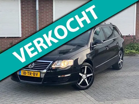 Volkswagen Passat 2.0 TFSI Highline S-VERWRMNG/LEER/200PK!/VELGEN/