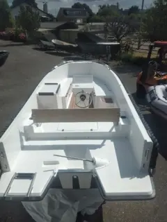 New Age 5.10m Tender in de Kleur steen grijs.